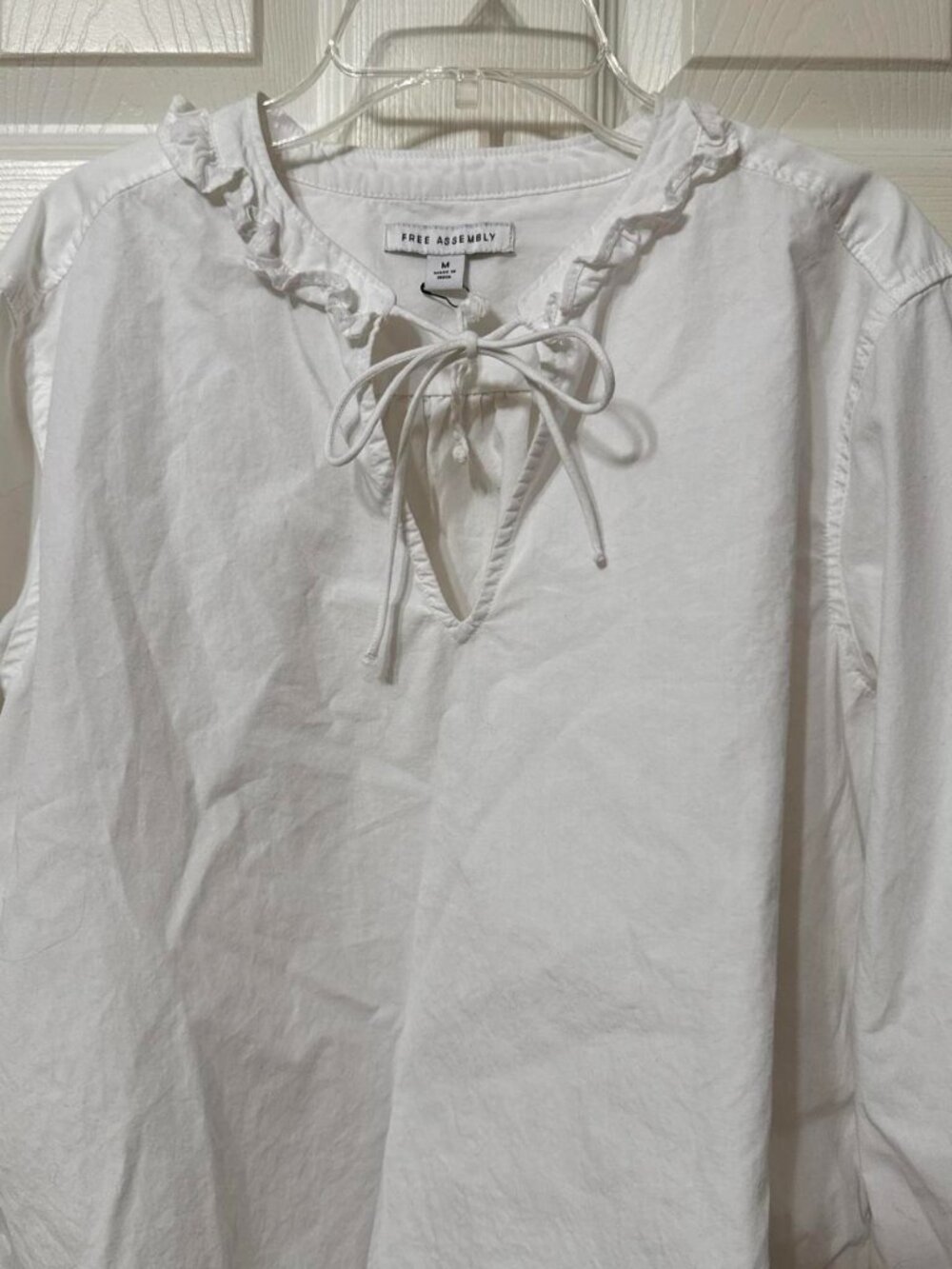 Beautiful white peasant top blouse with ruffle collar and tie chest